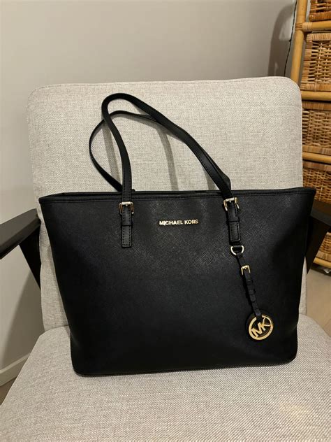 Michael Kors laukku .